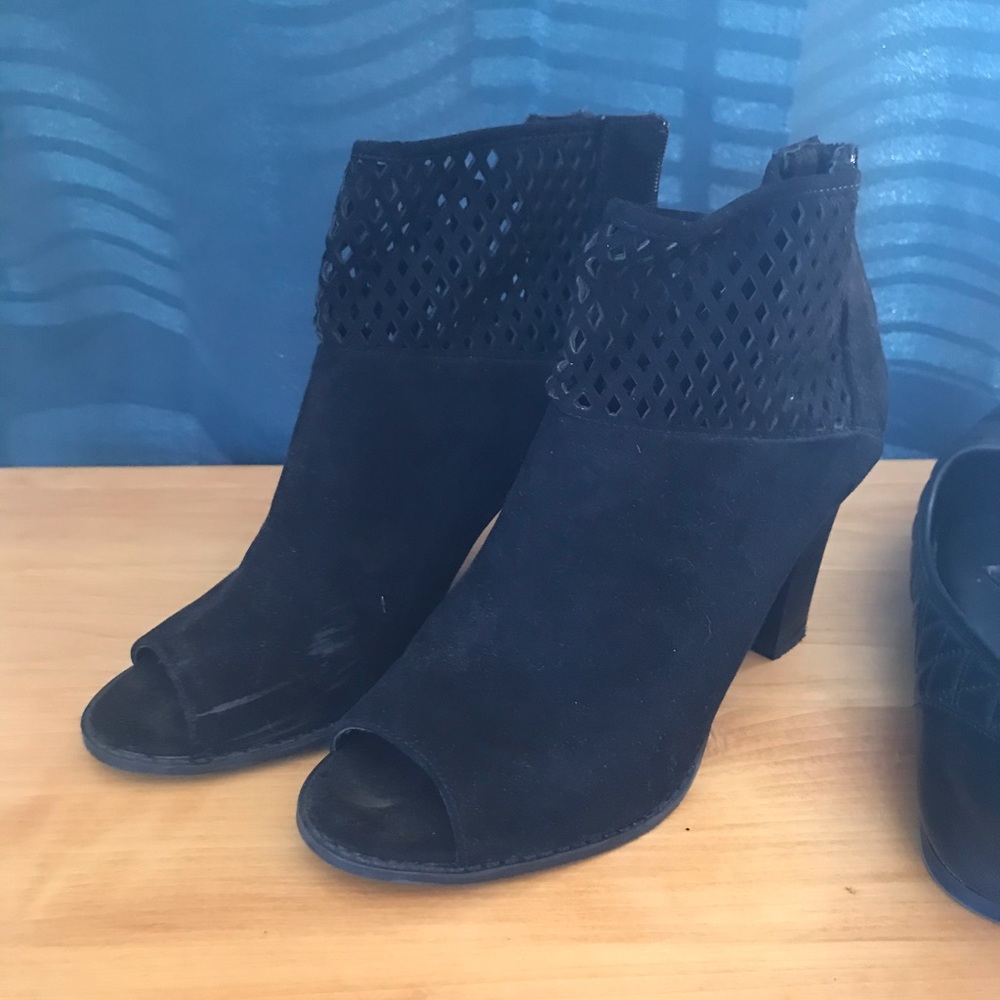 Ankle booties - Picture 2 of 3